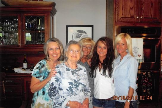 Dorothy Hilliard - Photo 25