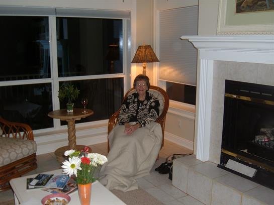 Nadine "Bobbie" Mendoza - Photo 3