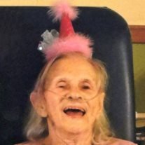 Katie Vaughn - Photo 2