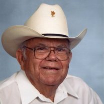 Claude Thompson - Photo 2