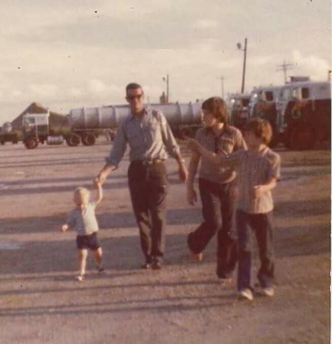 Stephen Roy Lawrence - Photo 44