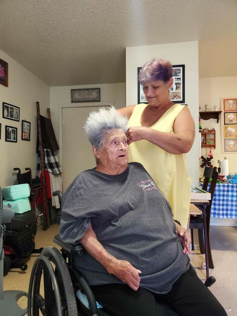 Violet Lorraine Hunt - Photo 2