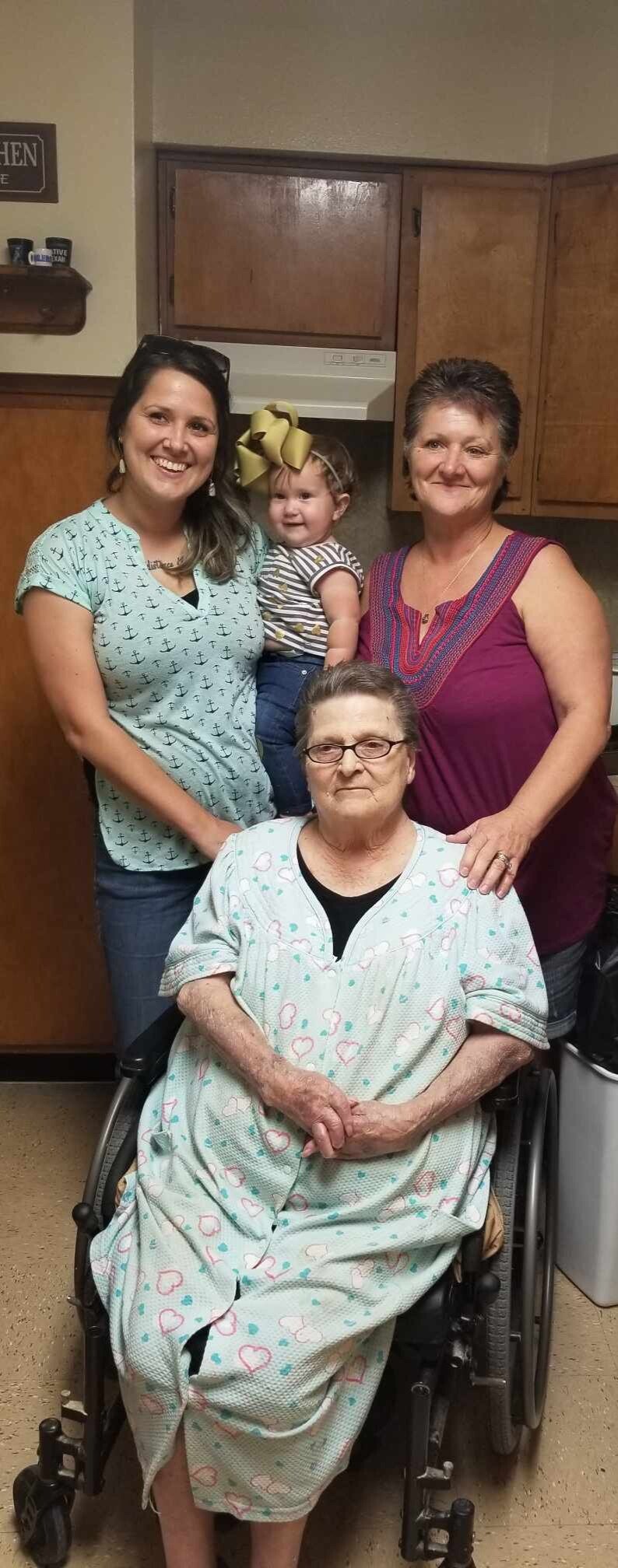 Violet Lorraine Hunt - Photo 7