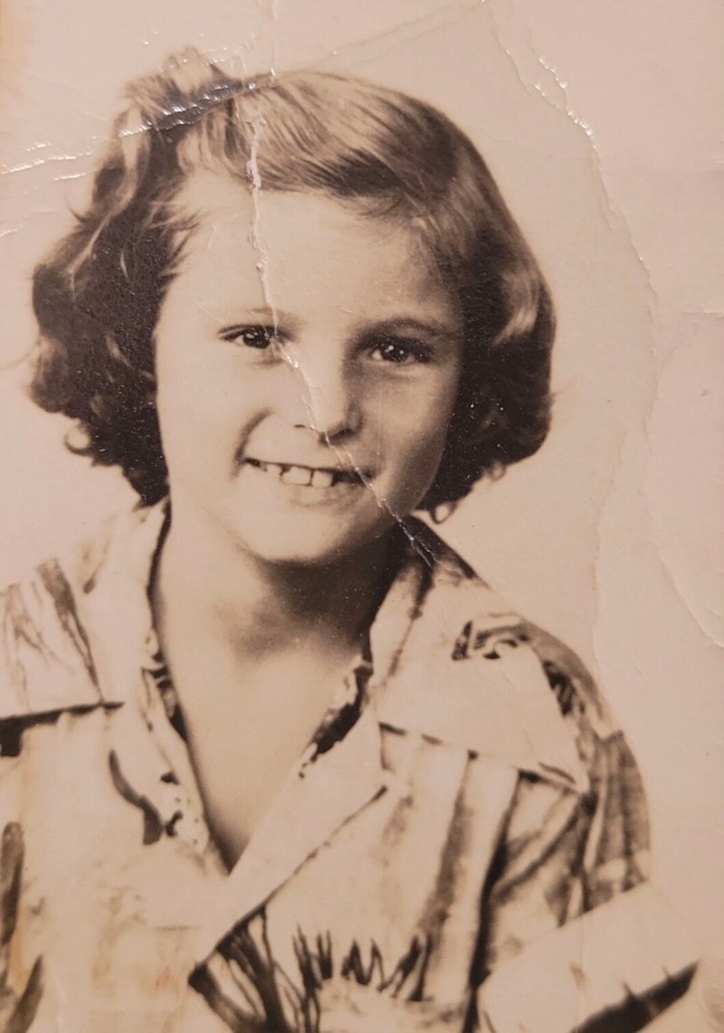 Violet Lorraine Hunt - Photo 25