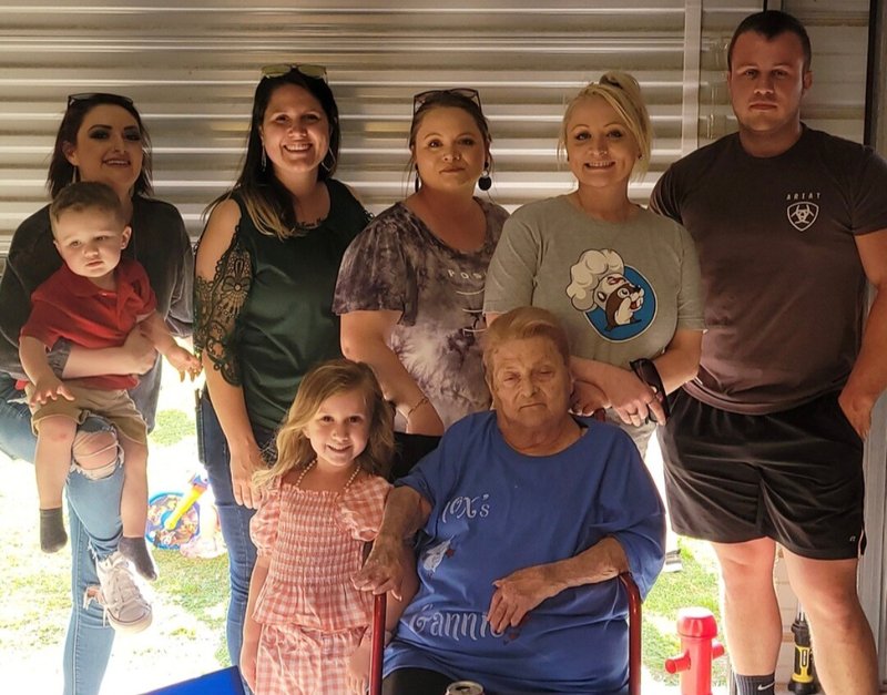 Violet Lorraine Hunt - Photo 37