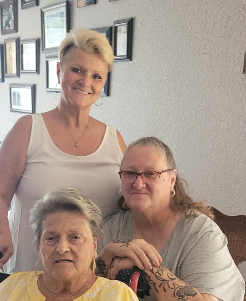 Violet Lorraine Hunt - Photo 49