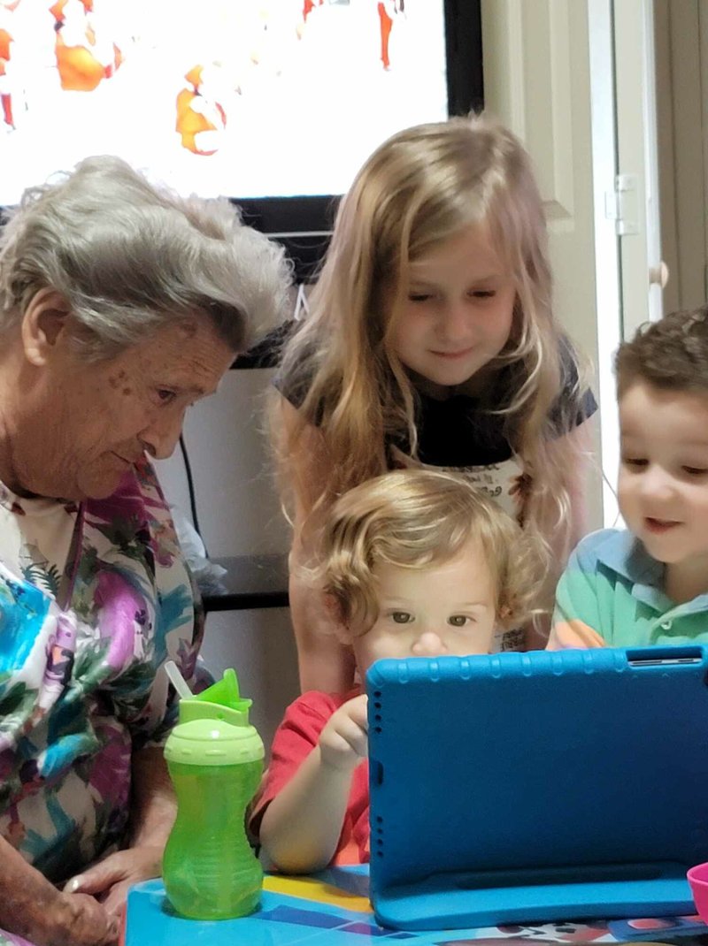 Violet Lorraine Hunt - Photo 75