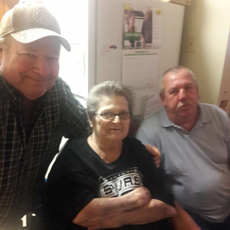 Violet Lorraine Hunt - Photo 95