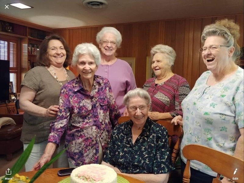 Mollie Elaine Willis - Photo 61