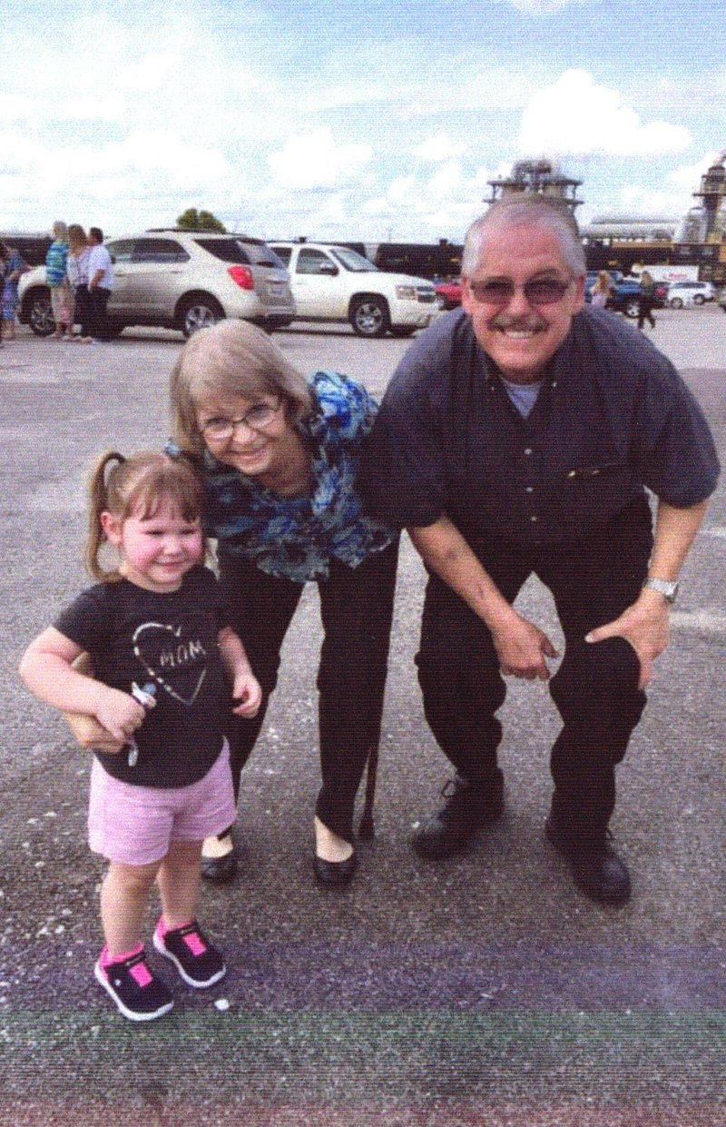 Linda Kay Robertson - Photo 82