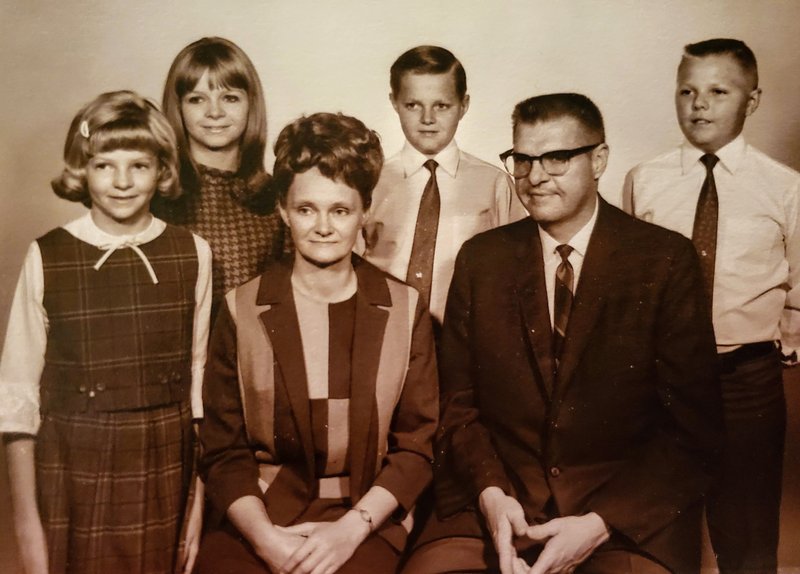 Linda Kay Robertson - Photo 97