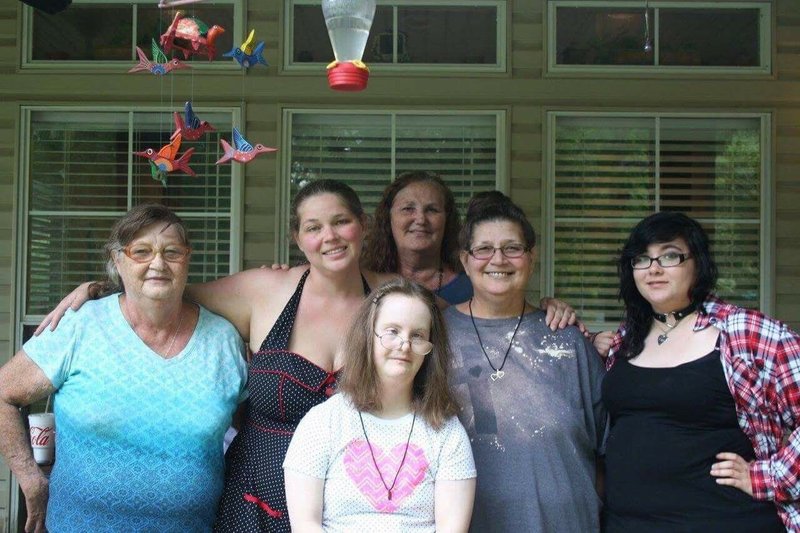 Denise Yvonne Broussard - Photo 41