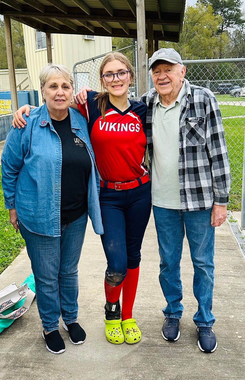 Dennis Leonard Cerkiewicz - Photo 75