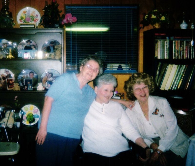 Theresa Delores Swift - Photo 6