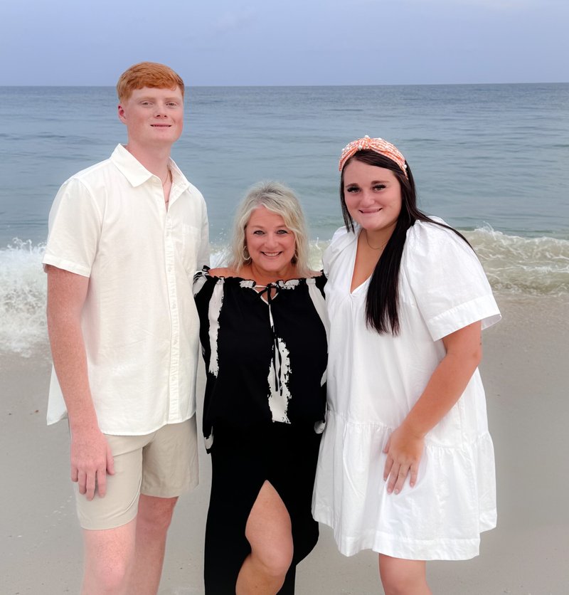 Tami Lorae Rawls - Photo 17