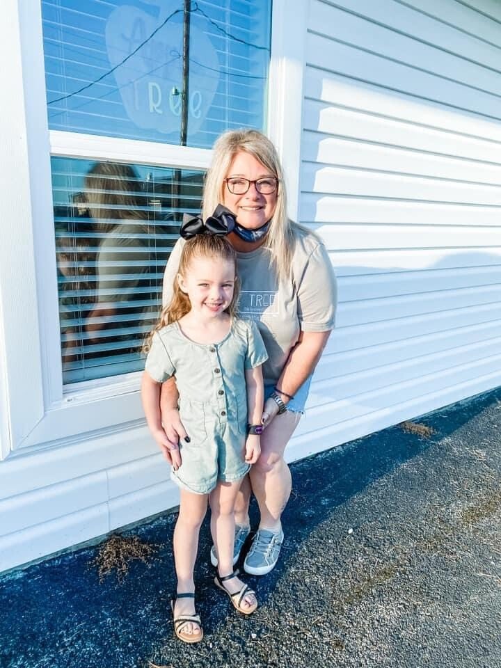 Tami Lorae Rawls - Photo 96