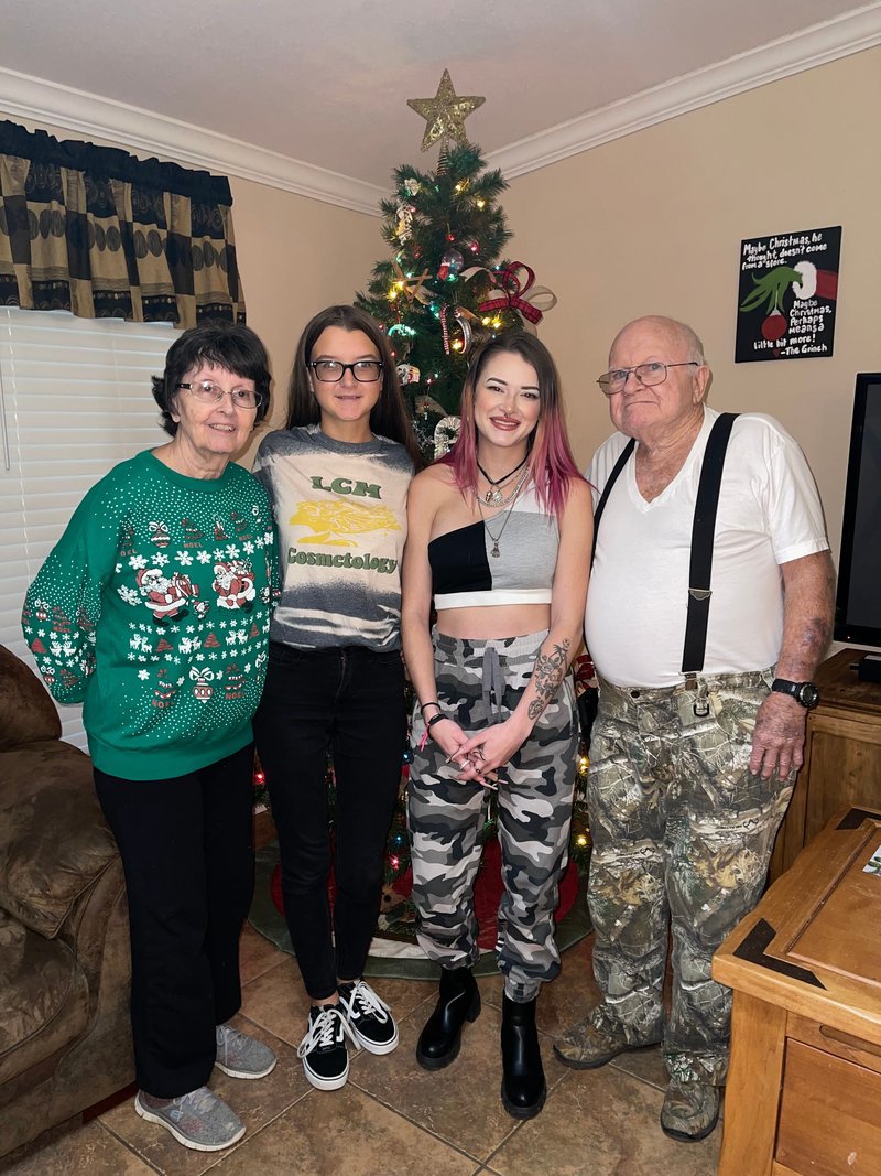 Charles Carol Petry - Photo 3