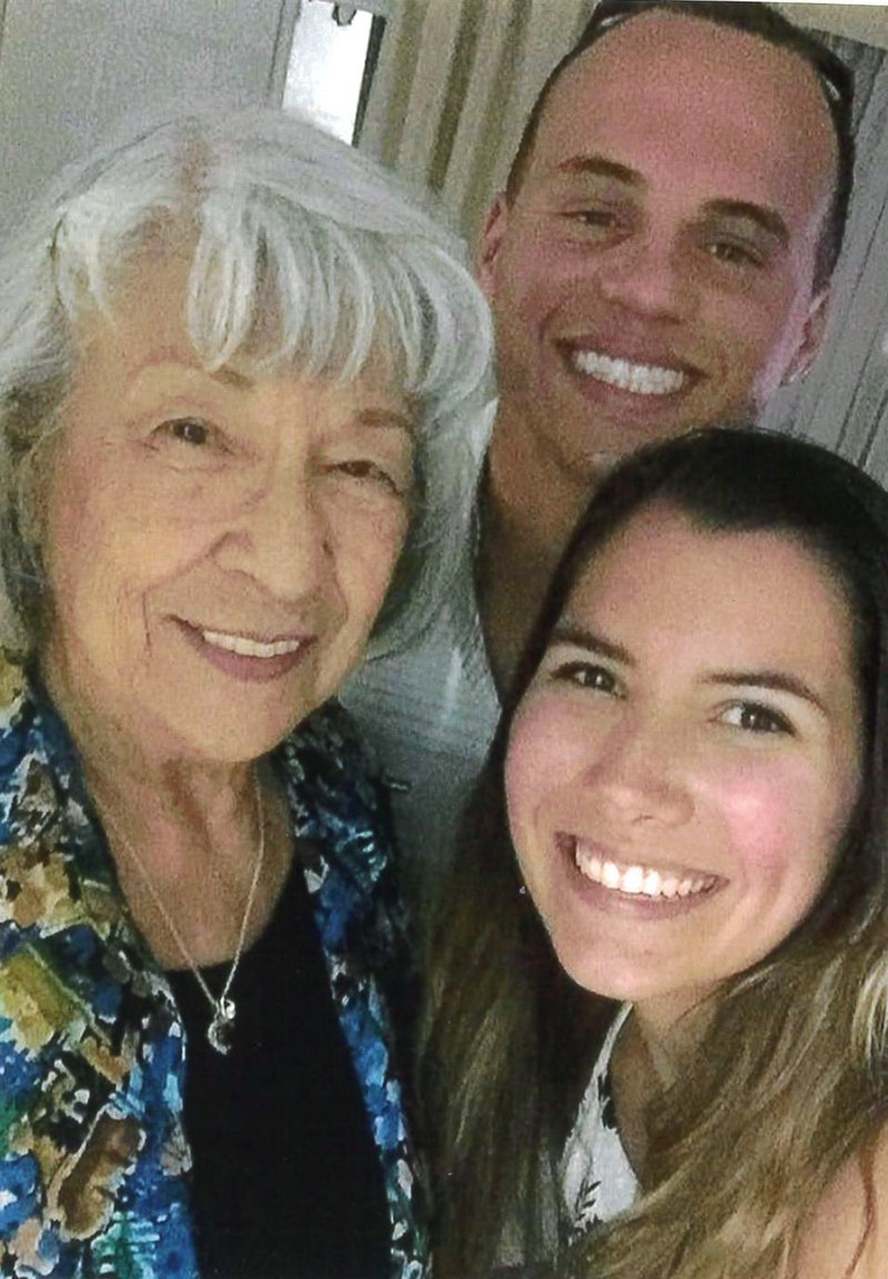 Juanita Castillo - Photo 23