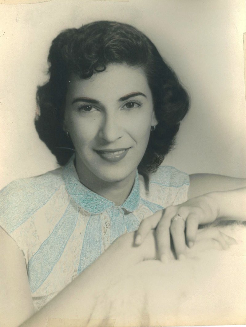 Juanita Castillo - Photo 29