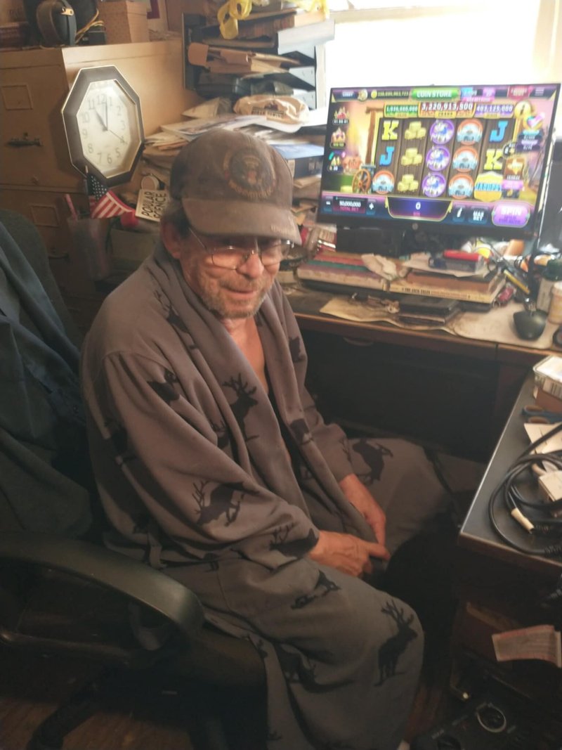 Dennis Wayne Schmidt - Photo 5