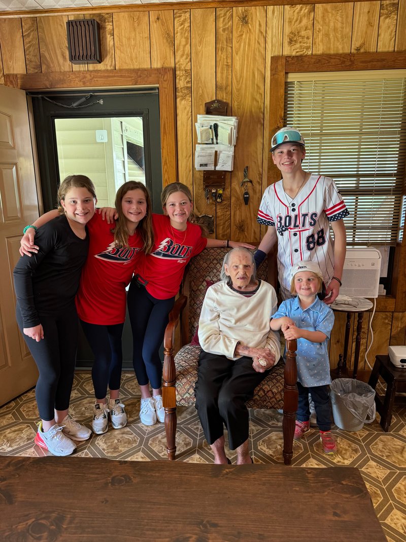 Betty L. Wingate - Photo 16