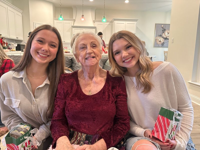 Mary Elizabeth "Beth" Braus - Photo 78