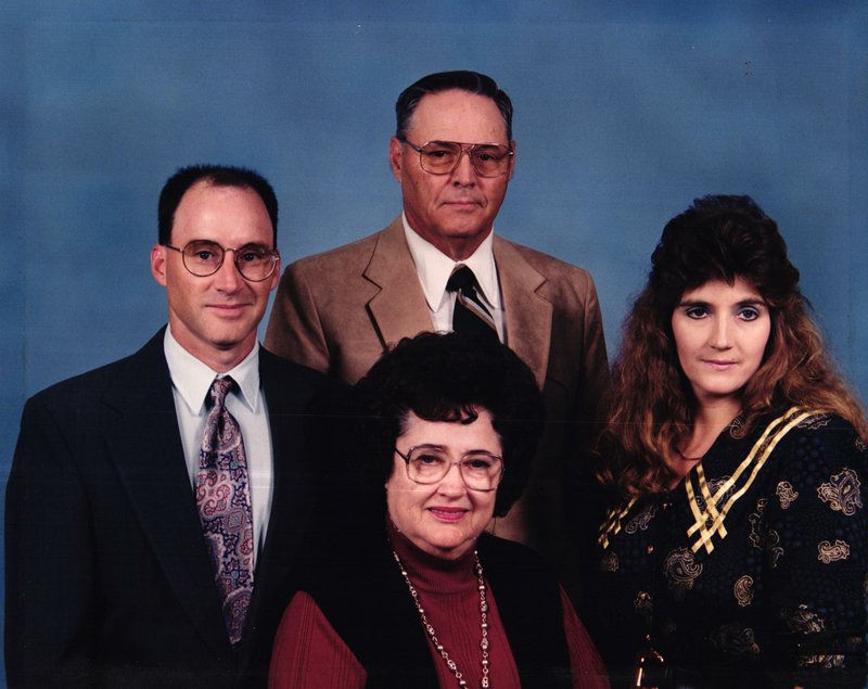 Billy Ray and Genell Torbett - Photo 9