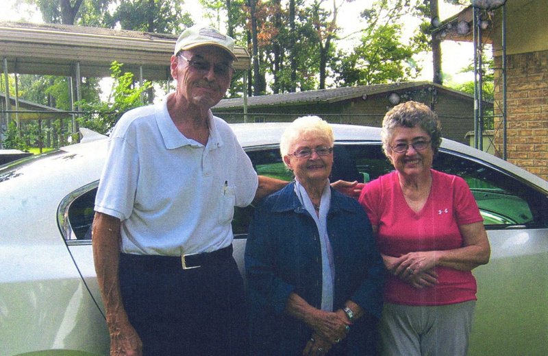 Billy Ray and Genell Torbett - Photo 38