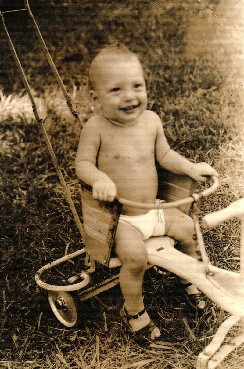 Kenneth Roy "Ken" Hamilton - Photo 33