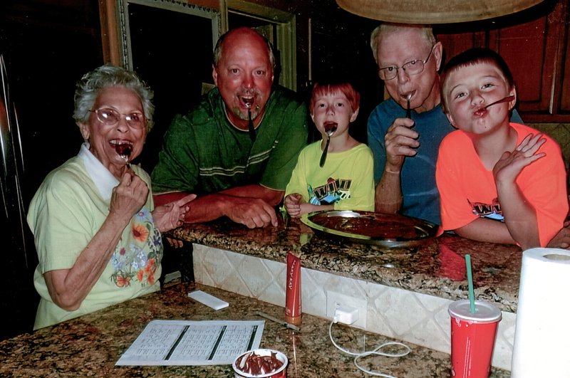 Ruth Ann Wallace - Photo 11