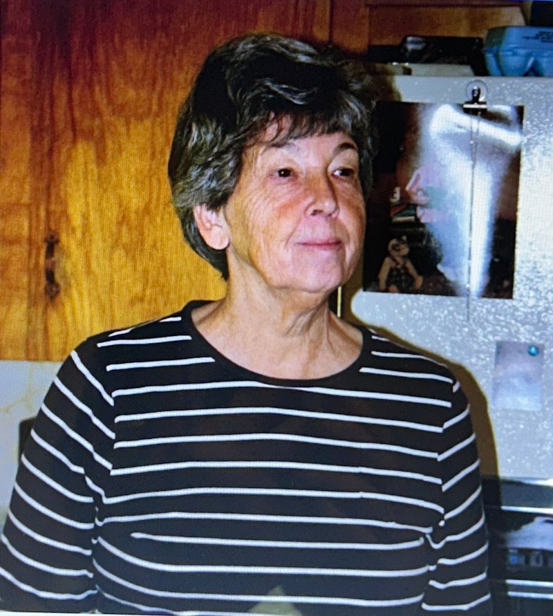 Joyce Victoria Burton - Photo 46