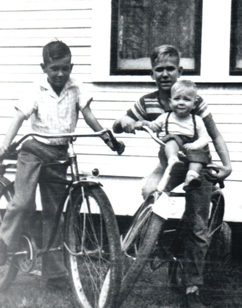 Robert "Bob" Acey Walker - Photo 165