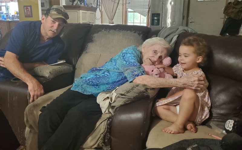 Billie Lou Delaney Leger - Photo 3