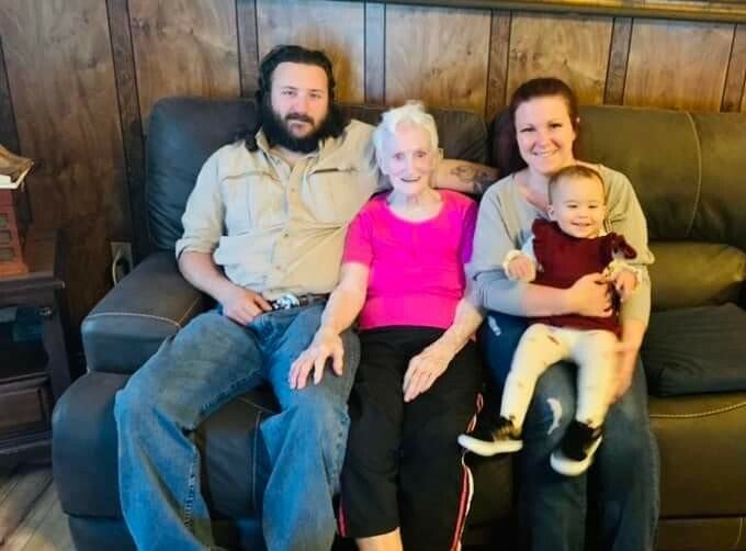 Billie Lou Delaney Leger - Photo 11