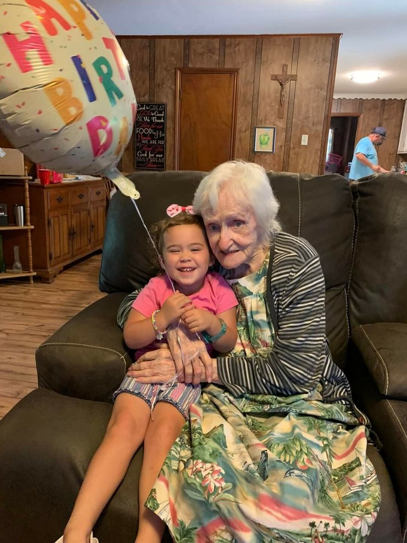 Billie Lou Delaney Leger - Photo 12