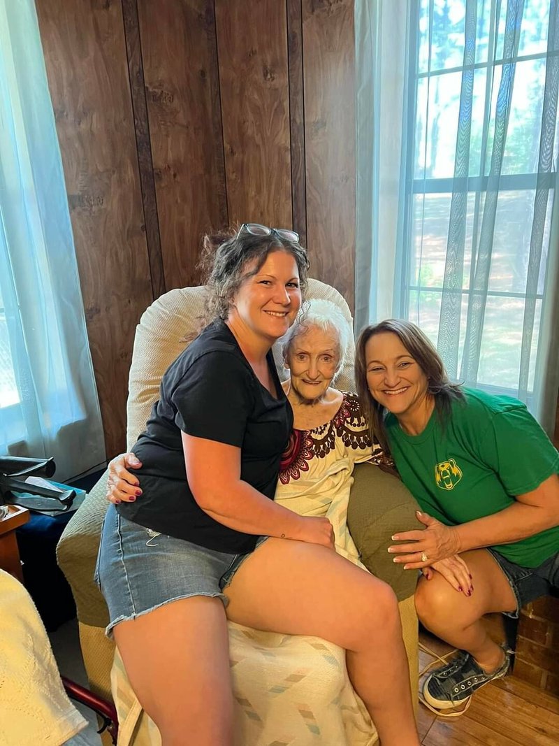 Billie Lou Delaney Leger - Photo 14