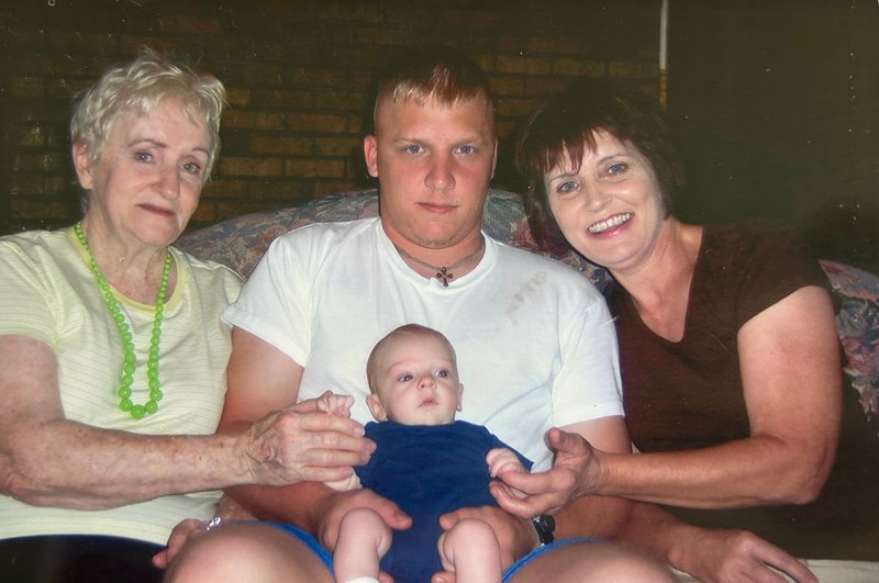 Billie Lou Delaney Leger - Photo 33