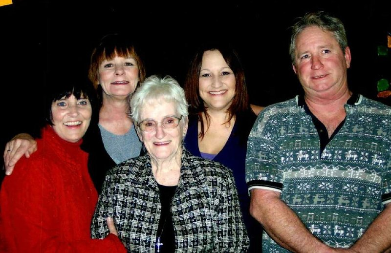 Billie Lou Delaney Leger - Photo 52