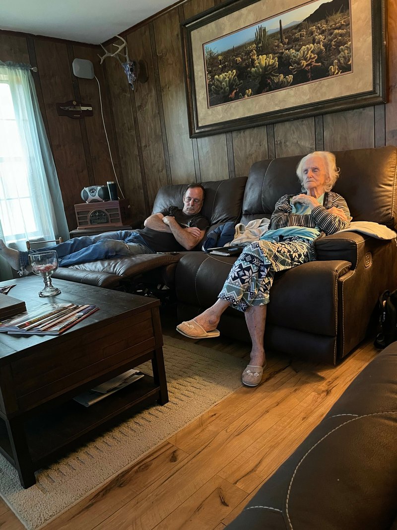 Billie Lou Delaney Leger - Photo 67