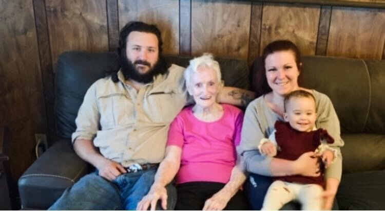 Billie Lou Delaney Leger - Photo 75