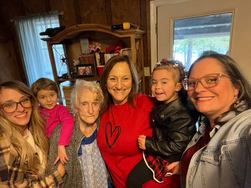 Billie Lou Delaney Leger - Photo 106