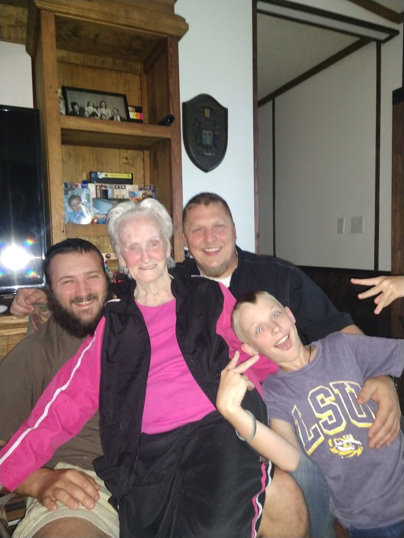 Billie Lou Delaney Leger - Photo 195