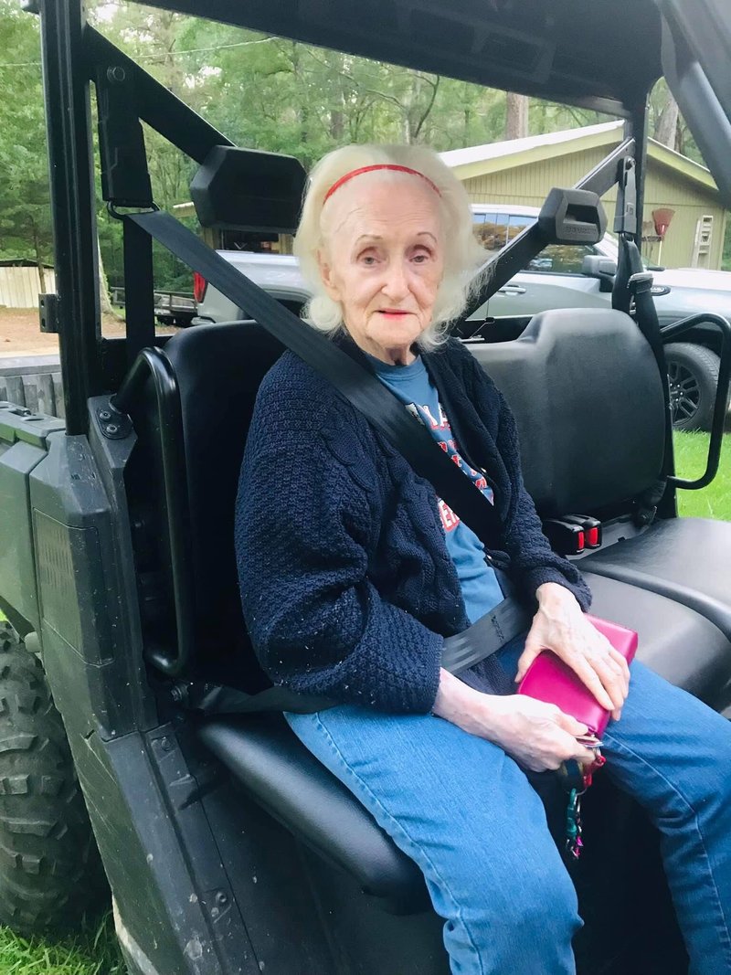 Billie Lou Delaney Leger - Photo 215