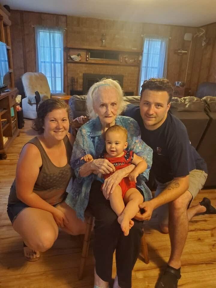 Billie Lou Delaney Leger - Photo 217