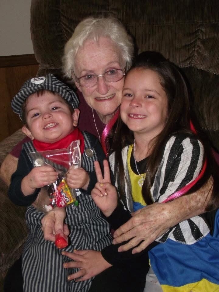 Billie Lou Delaney Leger - Photo 274