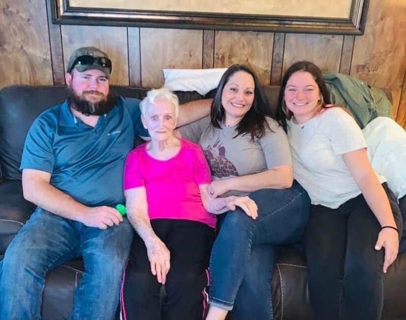 Billie Lou Delaney Leger - Photo 295