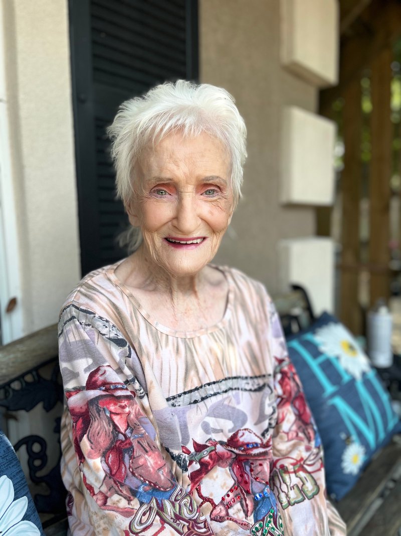 Billie Lou Delaney Leger - Photo 325