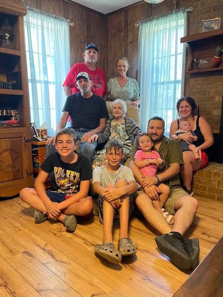 Billie Lou Delaney Leger - Photo 340