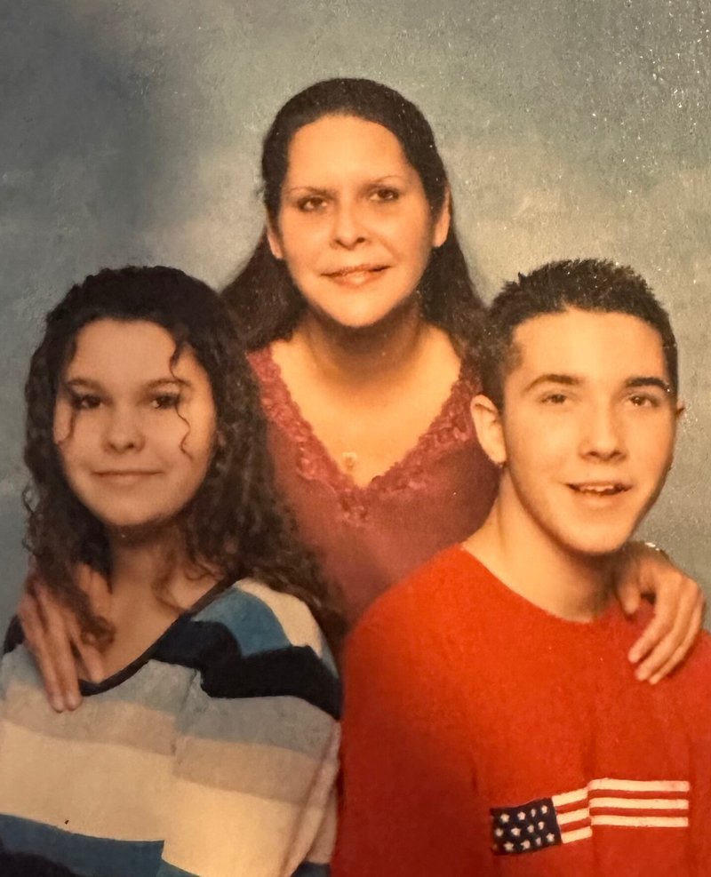 Ann Gonzales - Photo 9