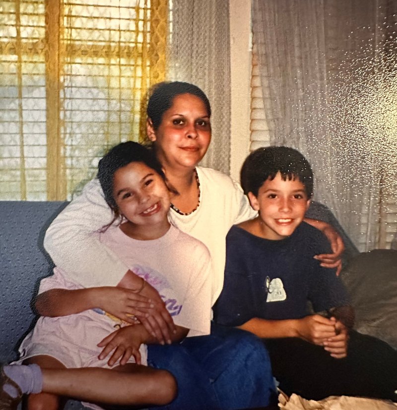 Ann Gonzales - Photo 35